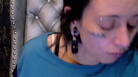 Snapshot of enchantressqueen chatting on 05/13/26, 12:35 EnchantressQueen online show from 05/13/26, 12:35