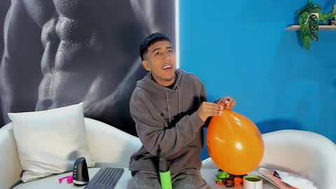 Ender online show from 10/12/25, 01:43