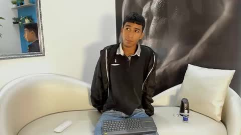 Snapshot of ender_h0t chatting on 11/06/25, 02:07 Ender online show from 11/06/25, 02:07