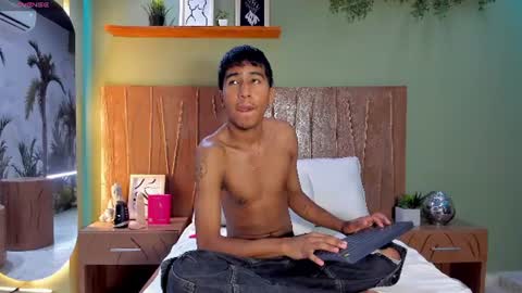 Snapshot of ender_h0tt chatting on 07/03/26, 09:21 Ender online show from 07/03/26, 09:21