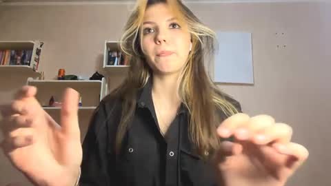 Margot online show from 04/11/26, 06:12