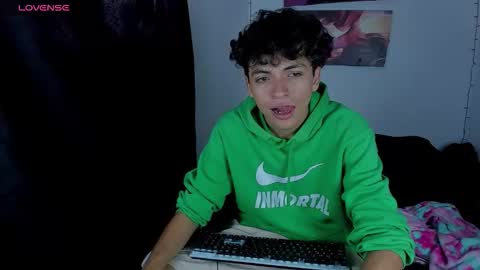 Salo online show from 02/12/26, 03:51