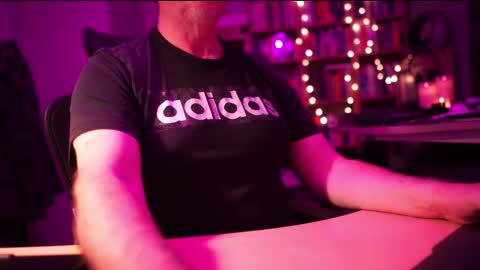 uk online show from 10/16/25, 10:22