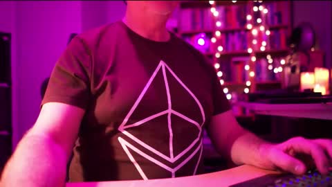 uk online show from 11/20/25, 11:48