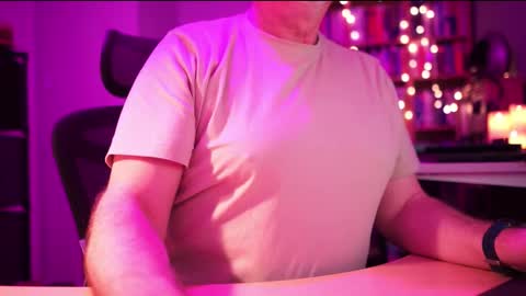 uk online show from 12/04/25, 12:20