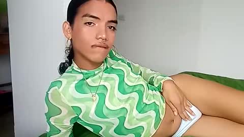 engel20042001 online show from 09/25/25, 01:59