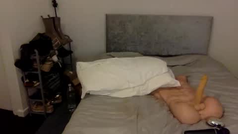 Snapshot of englishbrooke69 chatting on 12/14/25, 02:06 englishbrooke69 online show from 12/14/25, 02:06