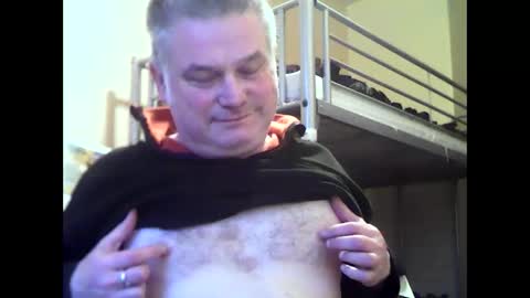 englishguysurrey online show from 12/26/24, 08:18