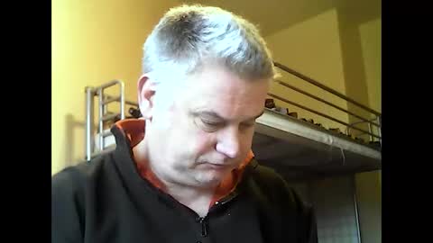 englishguysurrey online show from 12/17/25, 09:48