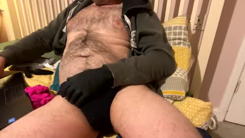 Snapshot of englishshyguyuk chatting on 12/03/24, 08:28 englishshyguyuk online show from 12/03/24, 08:28