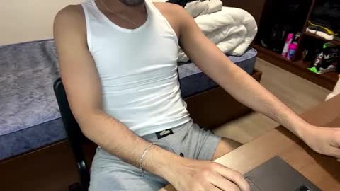 Snapshot of enjooythenut chatting on 04/09/26, 04:45 Batman online show from 04/09/26, 04:45