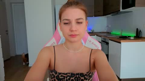 Snapshot of enjoyeverymoment_ chatting on 03/27/26, 09:21 enjoyeverymoment_ online show from 03/27/26, 09:21