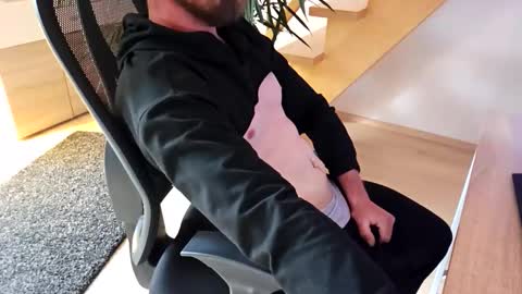 Snapshot of enjoyfreetime chatting on 10/14/25, 11:33 Pete online show from 10/14/25, 11:33