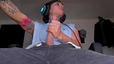 Snapshot of enjoymycock99 chatting on 12/04/24, 01:09 enjoymycock99 online show from 12/04/24, 01:09