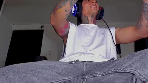 Snapshot of enjoymycock99 chatting on 12/17/24, 02:12 enjoymycock99 online show from 12/17/24, 02:12