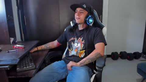 Snapshot of enjoymycock99 chatting on 02/19/25, 03:49 enjoymycock99 online show from 02/19/25, 03:49