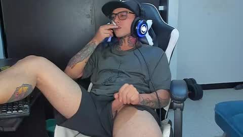 Snapshot of enjoymycock99 chatting on 02/24/25, 09:10 enjoymycock99 online show from 02/24/25, 09:10