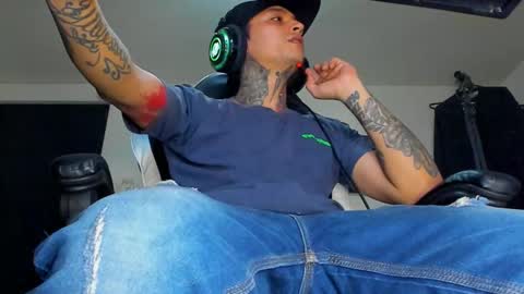 Snapshot of enjoymycock99 chatting on 03/10/25, 09:40 enjoymycock99 online show from 03/10/25, 09:40