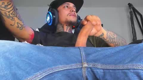 Snapshot of enjoymycock99 chatting on 10/20/25, 07:31 enjoymycock99 online show from 10/20/25, 07:31