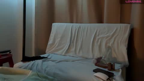 Snapshot of enjoythetrip chatting on 02/25/25, 04:03 Luke online show from 02/25/25, 04:03