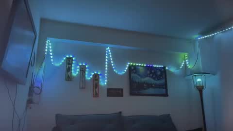 Snapshot of enjoythetrip chatting on 09/09/25, 03:50 Luke online show from 09/09/25, 03:50