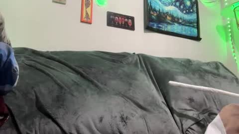 Snapshot of enjoythetrip chatting on 09/18/25, 04:14 Luke online show from 09/18/25, 04:14