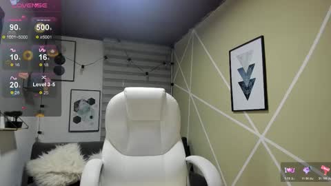 Snapshot of enma_clark chatting on 11/24/25, 04:12 Enma clark online show from 11/24/25, 04:12