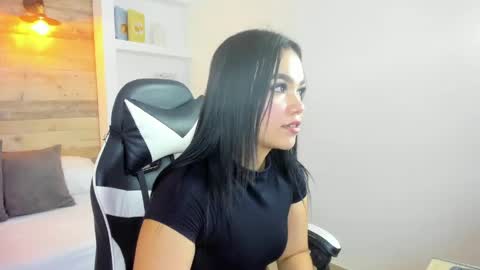 Snapshot of enma_grundy chatting on 04/23/26, 01:24 E N M A online show from 04/23/26, 01:24