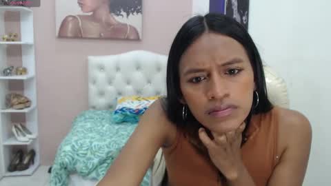 Snapshot of enyelin chatting on 09/18/25, 12:18 Enyenlina online show from 09/18/25, 12:18