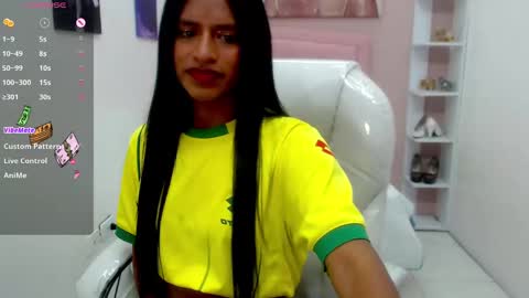 Snapshot of enyelin chatting on 11/08/25, 12:00 Enyenlina online show from 11/08/25, 12:00