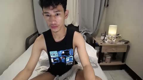 Snapshot of enzinoxx2024 chatting on 10/28/25, 03:58 enzo online show from 10/28/25, 03:58