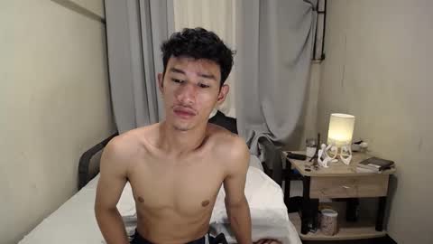 Snapshot of enzinoxx2024 chatting on 10/30/25, 05:35 enzo online show from 10/30/25, 05:35