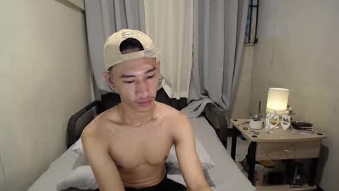 Snapshot of enzinoxx2024 chatting on 11/17/25, 11:10 enzo online show from 11/17/25, 11:10