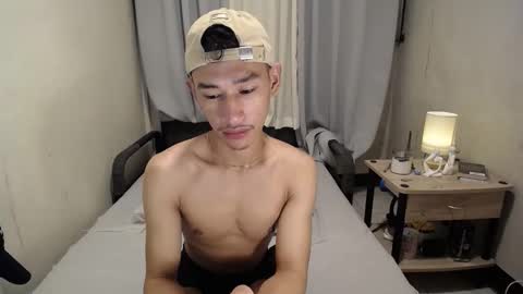 Snapshot of enzinoxx2024 chatting on 11/24/25, 10:15 enzo online show from 11/24/25, 10:15