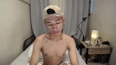 Snapshot of enzinoxx2024 chatting on 12/21/25, 01:57 enzo online show from 12/21/25, 01:57