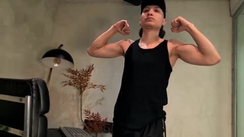 Snapshot of enzo_steel chatting on 11/29/25, 07:11 enzo_steel online show from 11/29/25, 07:11