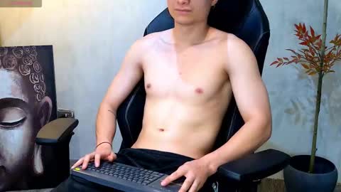 Snapshot of enzo_steel chatting on 02/19/26, 02:40 enzo_steel online show from 02/19/26, 02:40