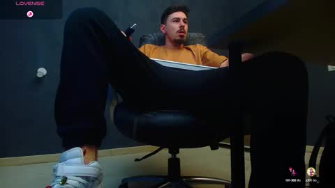 EnzoRace online show from 10/09/25, 05:27