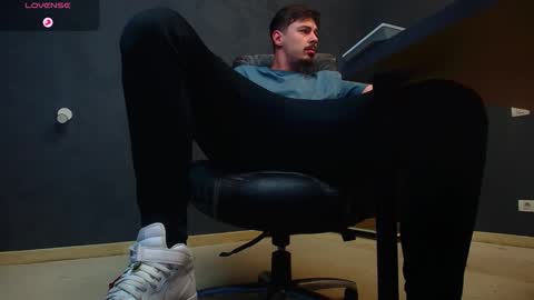 EnzoRace online show from 11/01/25, 05:53