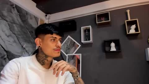 Enzo Rodriguez online show from 10/21/25, 01:01