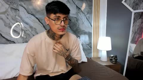 Enzo Rodriguez online show from 10/22/25, 12:27