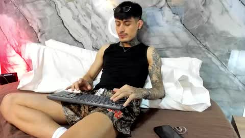 Enzo Rodriguez online show from 10/23/25, 12:37