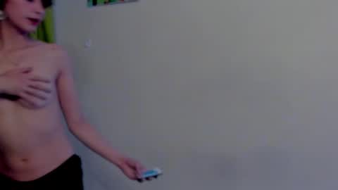 Leyla online show from 12/13/24, 12:09