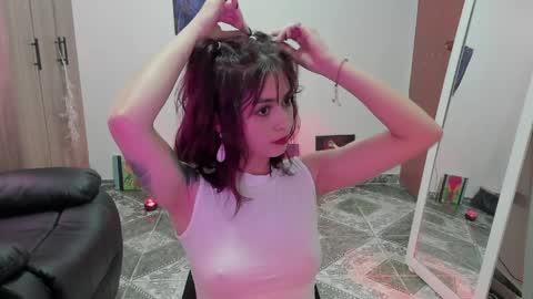 Snapshot of ephemeral_hot chatting on 04/10/26, 03:50 Leyla online show from 04/10/26, 03:50