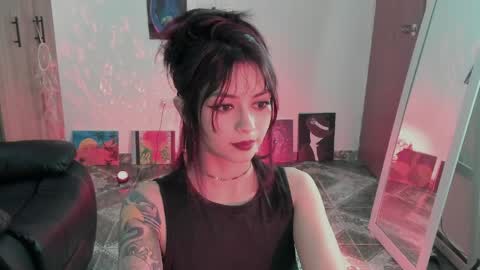 Snapshot of ephemeral_hot chatting on 05/13/26, 08:38 Leyla online show from 05/13/26, 08:38