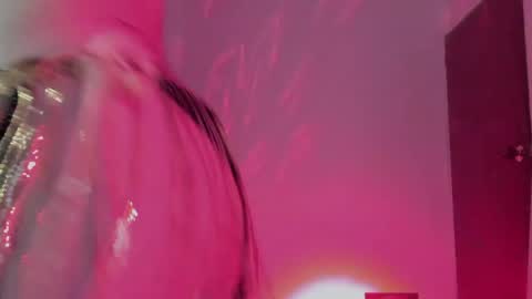 Snapshot of ephemeral_hot chatting on 05/15/26, 11:23 Leyla online show from 05/15/26, 11:23