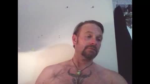 Snapshot of epictriggz chatting on 03/31/26, 08:26 slutcouple online show from 03/31/26, 08:26