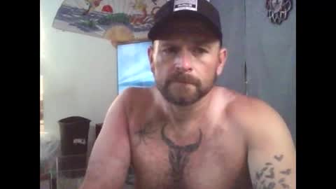 Snapshot of epictriggz chatting on 04/13/26, 05:18 slutcouple online show from 04/13/26, 05:18