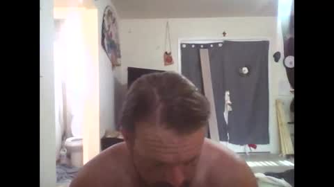 Snapshot of epictriggz chatting on 04/17/26, 12:13 slutcouple online show from 04/17/26, 12:13