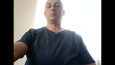 Snapshot of epu17 chatting on 10/05/25, 10:24 epu17 online show from 10/05/25, 10:24